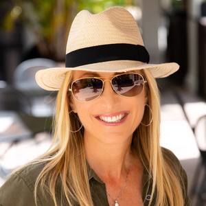 Meet your Posher, Laurie